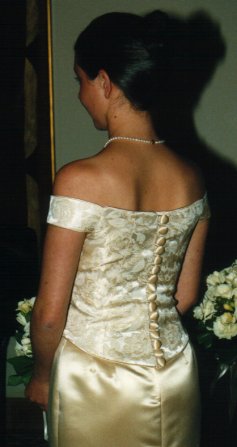 Blue and Cream Bridemaids.jpg (19428 bytes)