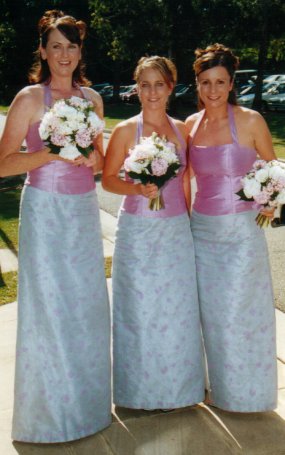 pink lace bridesmaids.jpg (29958 bytes)