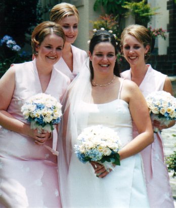 white bride and pink bridesmaids.jpg (32592 bytes)
