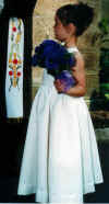 white flower girls (side).jpg (31700 bytes)